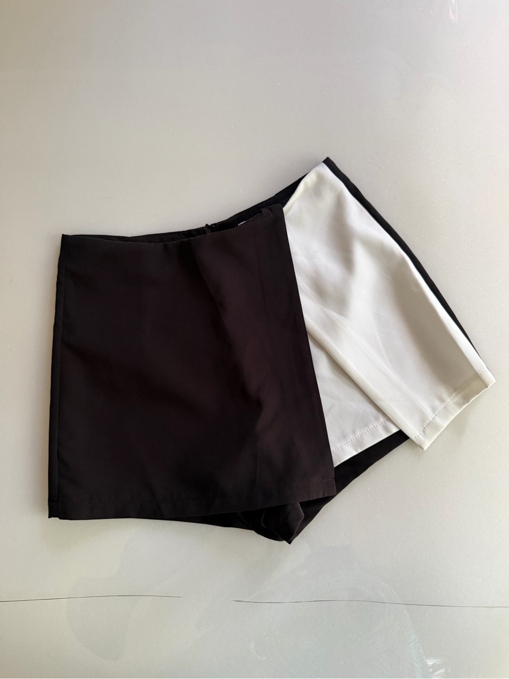 vestique Black and White Two-Tone Skort